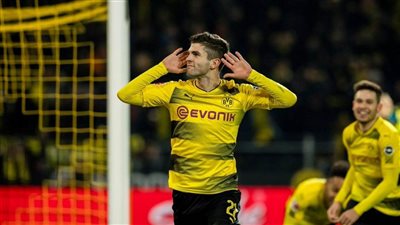 نجم دورتموند يفضل مزاملة محمد صلاح على تعويض هازارد
