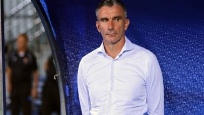 مدرب الأهلي السابق علي أعتاب الدوري الفرنسي