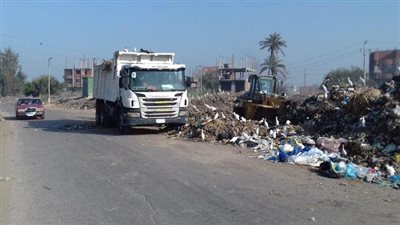 محافظ الشرقية يتابع أعمال وحدة التدخل السريع لرفع تراكمات القمامة