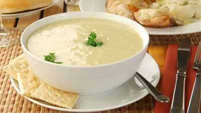 دفيني شكرا.. شوربة البطاطس بالكراث.. دا لو زهقت من العدس 