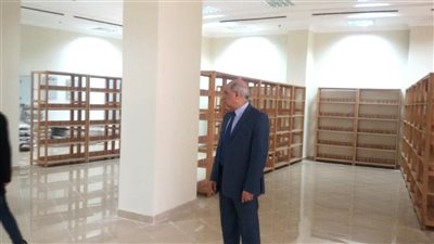 رئيس جامعة كفر الشيخ يتابع تجهيزات أسبوع شباب الجامعات