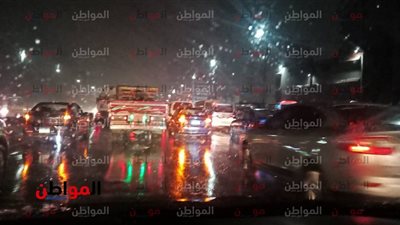 صور.. شلل مروري تام على الطريق الدائري بسبب الأمطار