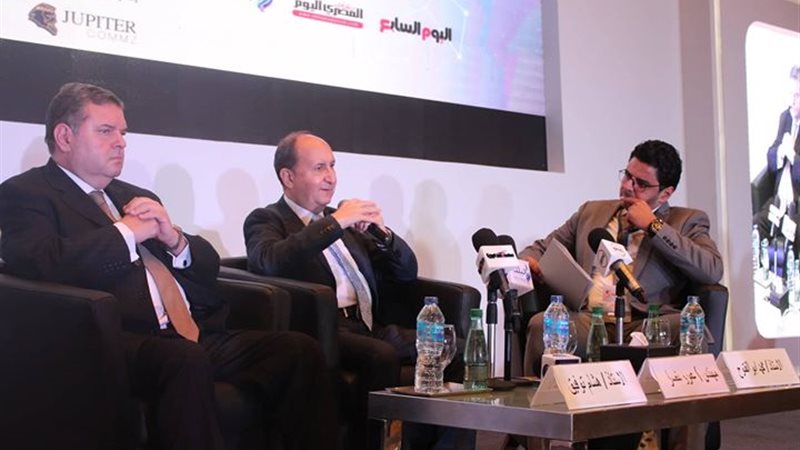 وزيرا قطاع الأعمال