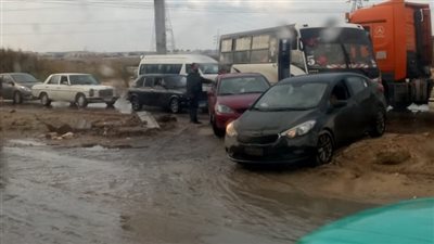 تفاصيل سقوط أتوبيس في حفرة مياه بالإسكندرية