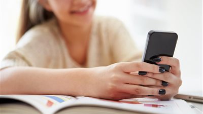 عنده واجب كتير ومش بيخلصه .. طريقة سهلة لجعل ابنك ينفذ مهامه في وقت قياسي