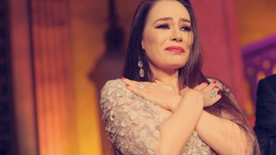 إنفوجراف| في عيد ميلادها الـ 54 حسناء هوليود الشرق شريهان التى لا تفرقها الأزمات 