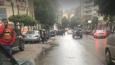 صور.. أمطار وتقلبات جوية تجتاح القاهرة والصرف الصحي ترفع حالة الطوارئ