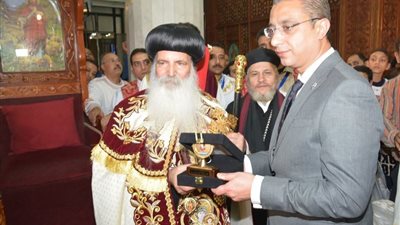 محافظ سوهاج يشهد حفل ترسيم نيافة الانبا اسحق أسقفا لإيبارشية طما وتوابعها