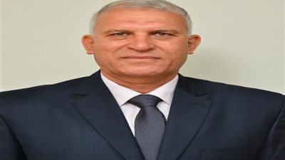 رئيس مصلحة الجمارك يصل مطار القاهرة بعد زيارة الهند 