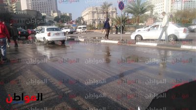 صور| الشمس تزيل آثار الأمطار المتبقية في شارع التحرير 