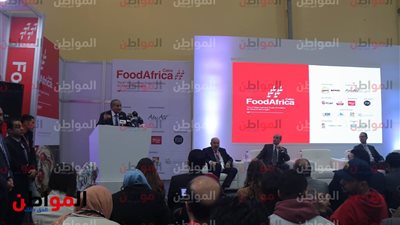 صور.. وزير التموين يفتتح معرض 