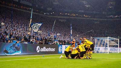بوروسيا دورتموند يحسم ديربي الرور بثنائية في شالكة