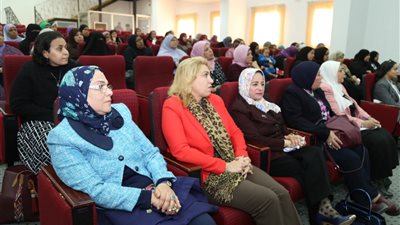  نجوى خليل تستعرض أدوات تمكين المرأة المعيلة لمواجهة العوز  