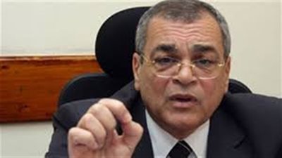 نائب رئيس هيئة البترول الأسبق يوضح الحالة الوحيد لتخفيض أسعار المحروقات 