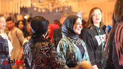 صور| مذيعتا الستات ميعرفوش يكدبوا يتألقن في عرض أزياء هانى البحيري