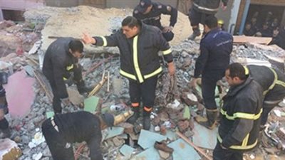 الحماية المدنية تنتشل جثتين من أسفل أنقاض عقار قديم بالإسكندرية