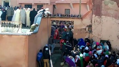 حرام عليكم.. مغاربة يفترسون ناقة ولن تصدق ماذا فعلوا بها