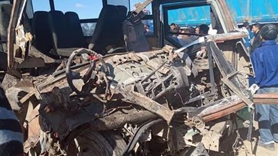 إصابة 16 شخصا في حادث تصادم تريلا بأتوبيس ركاب بالبحيرة