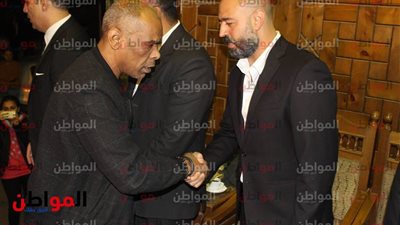 صور| ريكو يصل مسجد عمر مكرم لتقديم العزاء في محمود القعاوي 