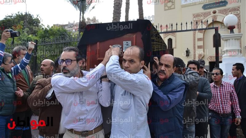 من جنازة الفنان الراحل