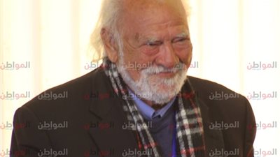 صور.. رمسيس مرزوق يتسلم جائزته بمهرجان يوسف شاهين السينمائي