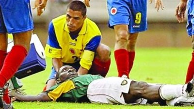 أبطال لا تنسى.. حكاية مارك فيفيان فويه أسد الكاميرون الذي مات في الملعب