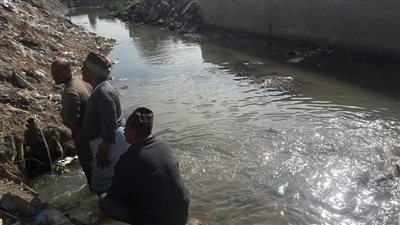 صور| استجابة للمواطنين.. مجلس طامية يزيل معوقات مواسير الصرف بمنشأة الجمال