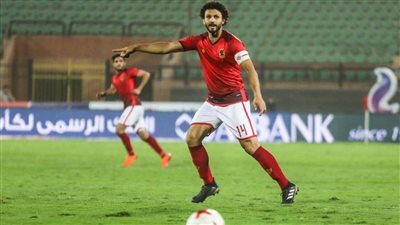صورة.. الأهلي يحتفل بعيد ميلاد حسام غالي 