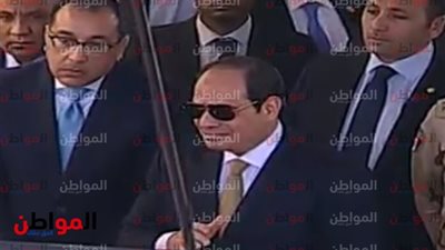 الرئيس السيسى يستمع إلى شرح مشروع إسكان المحروسة 1 