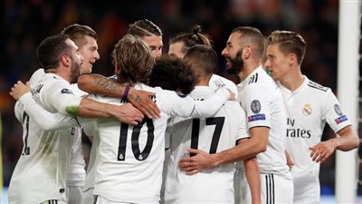 بنزيما يقود هجوم ريال مدريد ضد رايو فاييكانو بالدوري الإسباني