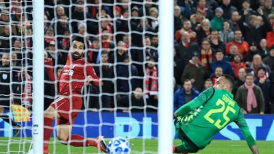 مانشستر يونايتد يستهدف التعاقد مع ضحية محمد صلاح