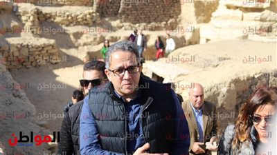 فيديو وصور .. وزير الآثار في جبانة سقارة ينفي شائعتين ويعلن عن الجديد