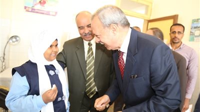 بدء حملة المسح الطبي لأمراض الانيميا والسمنة والتقزم بمحافظة قنا  