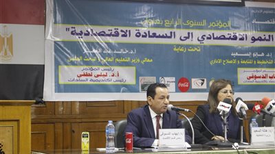 فيديو| إيهاب الدسوقي يوضح تفاصيل ومؤشرات السعادة الاقتصادية في معدل النمو 