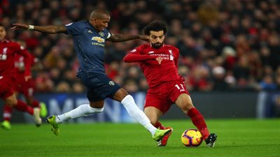 محمد صلاح يهدر هدفا في أول ربع ساعة بين ليفربول ومانشستر يونايتد