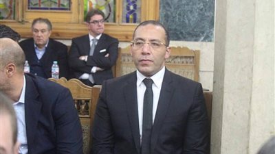 صور| خالد صلاح يقدم العزاء في إبراهيم سعدة 