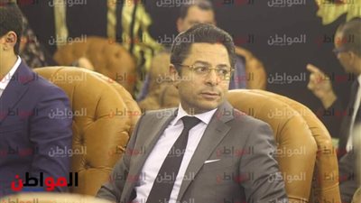 صور| خالد ابو بكر يقدم العزاء فى إبراهيم سعدة 