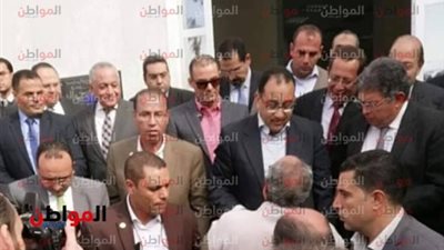 صور.. رئيس الوزراء يتفقد مشروع المجمعات الصناعية بمدينة العاشر من رمضان