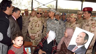  الفريق أول محمد زكى يتفقد الطلاب الجدد بالكلية الحربية 
