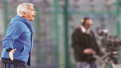 حلمي طولان يشحن لاعبيه للفوز على المقاولون العرب