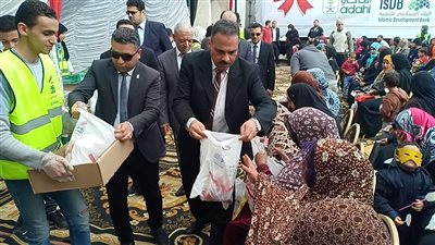 صور| محافظ البحيرة : توزيع 15 طن لحوم ضمن مبادرة صندوق تحيا مصر 