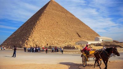 سياحة النواب تستدعي وزير الآثار بشأن الأهرامات