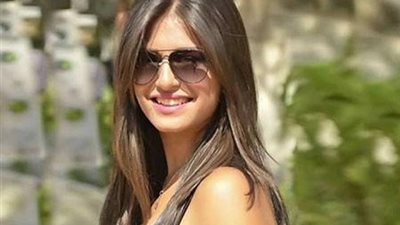  فيديو.. تعرف على تفاصيل سرقة سيارة ممثلة شهيرة 