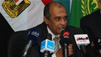  رئيس مركز البحوث الزراعية يوضح فوائد زراعة القمح على مصاطب 