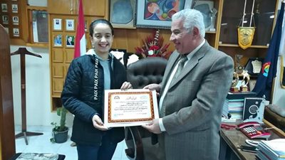 صور.. وكيل تعليم البحيرة يكرم الطلاب الموهوبين بإدارة بندر دمنهور