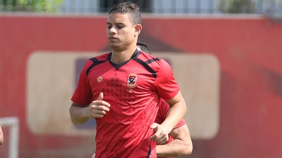 سعد سمير وصلاح محسن يؤديان تدريبات تأهيلية 