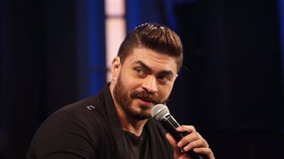 خالد سليم يطرح برومو لسه كبير 
