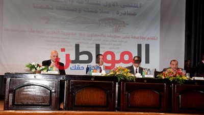 محافظ بني سويف: تطبيق إجراءات الصحة المهنية حفاظا على سلامة العاملين