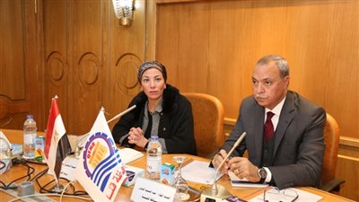 وزير البيئة: وضعنا خطة متكاملة للتخلص من صرف مخلفات المصانع بنهر النيل