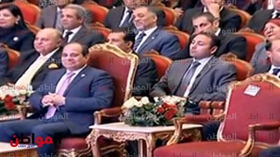 صور | للمرة الثانية في حفل قادرون باختلاف السيسي يستمع لطفل من ذوي الإعاقة